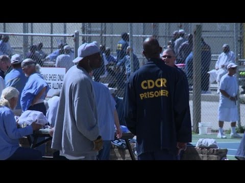 Sexo prohibido y condones gratis en las cárceles de California