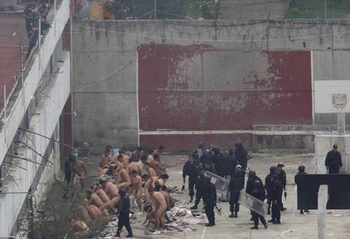 LOS VIS A VIS, LA TELEVISIÓN, LAS LLAMADAS TELEFÓNICAS Y LAS ACTIVIDADES APACIGUAN A UNOS POSIBLES AMOTINADOS