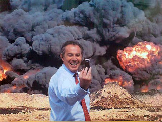 TONY BLAIR, AVE CARROÑERA CON AURA DE SANTIDAD