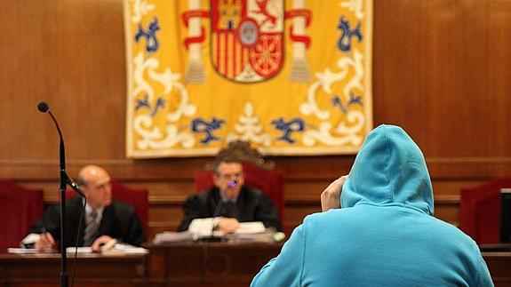 “SI CUENTAS LO QUE OCURRE, TE QUITO EL PERRO”